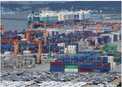 Container shipping costs to U.S. decline in July amid trade slowdown